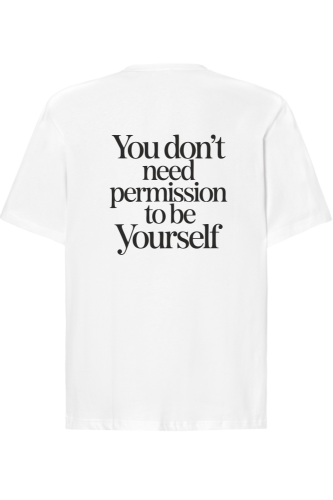 tshirt oversize be yourself biały.png